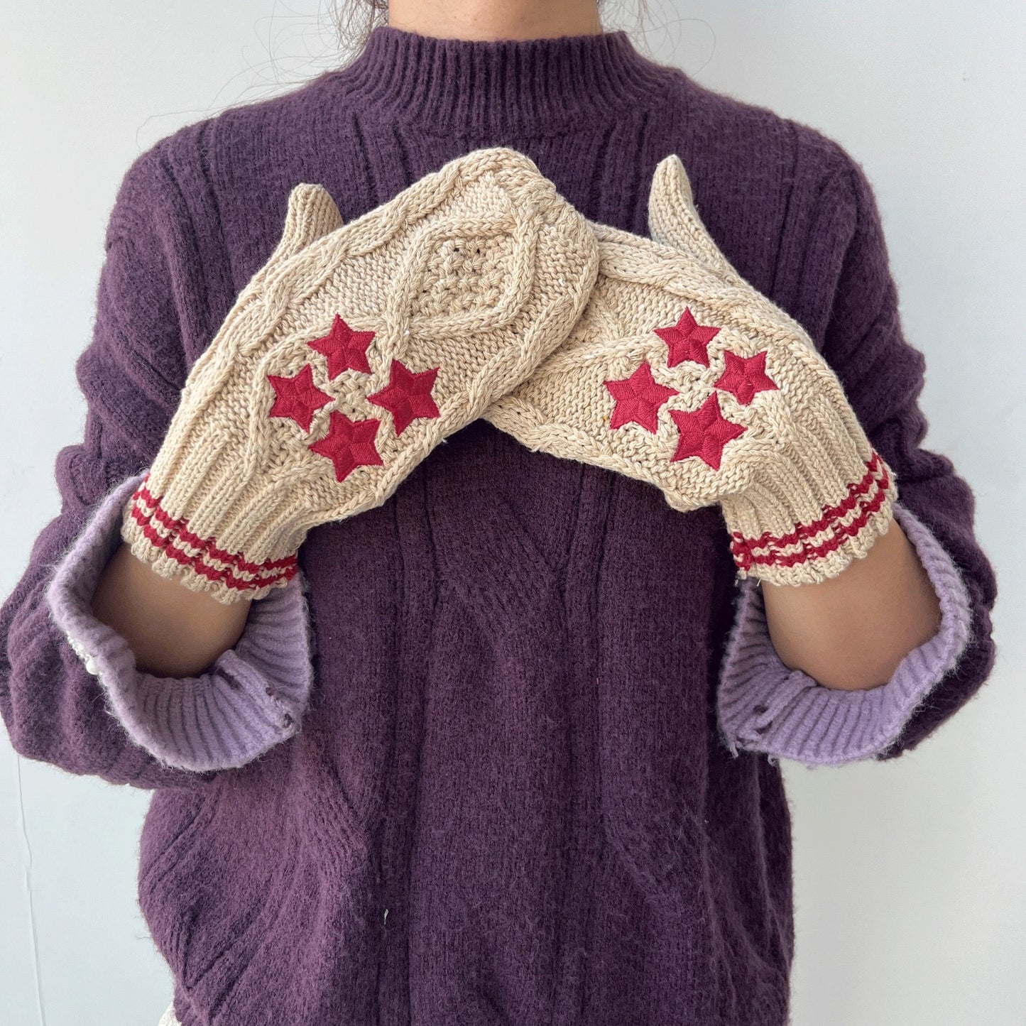 Red Star Patch Mittens