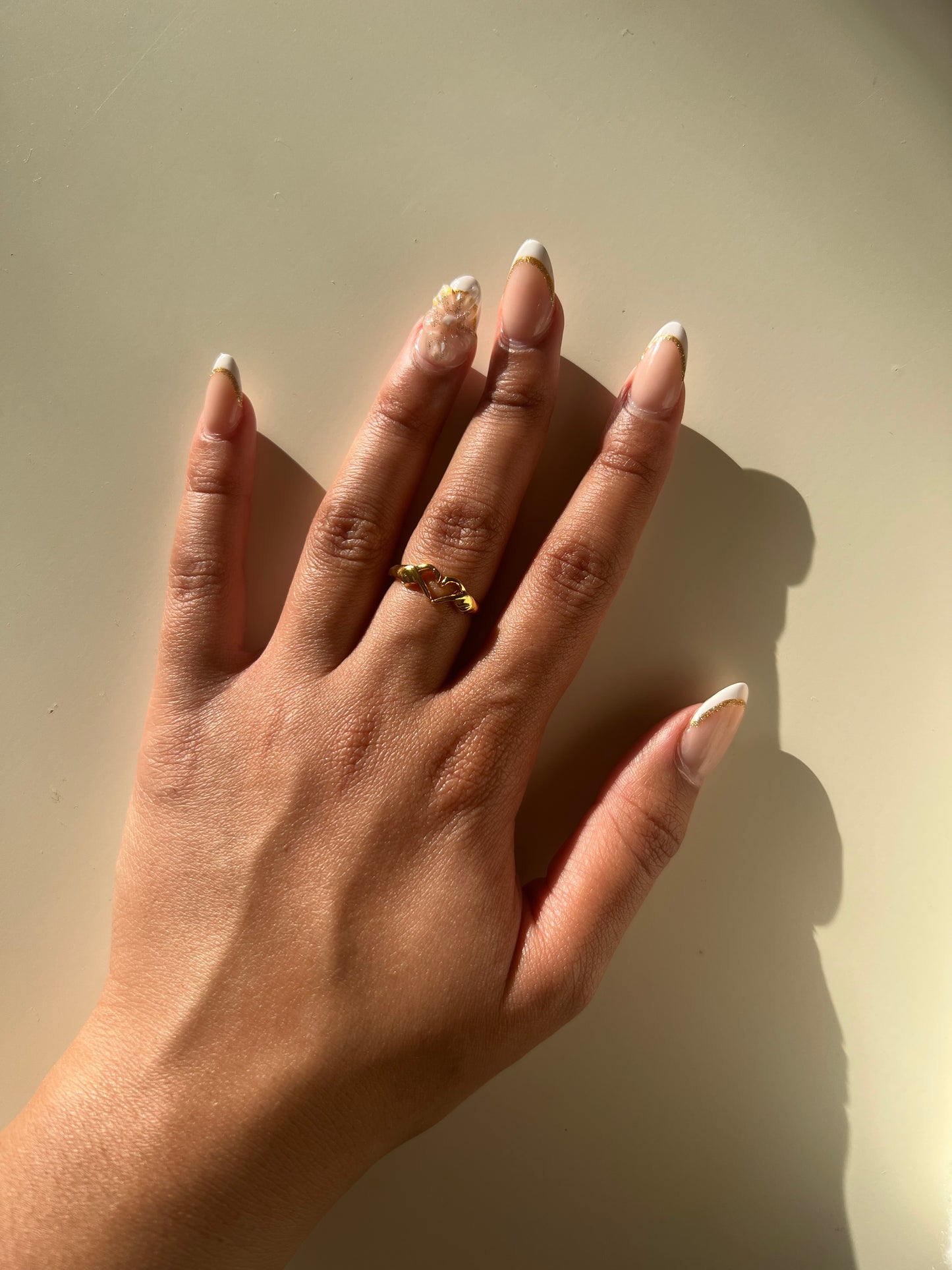 Heart Hands Ring - Resizeable