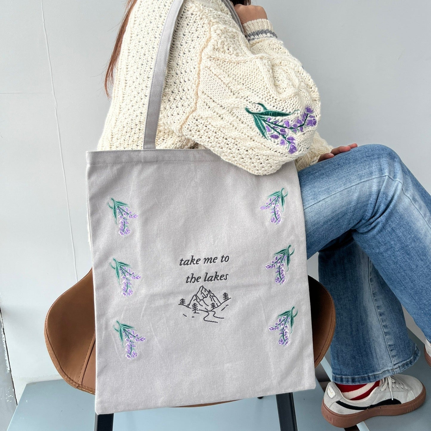 🎁 The Lakes Tote Bag - Light Grey (100% off)